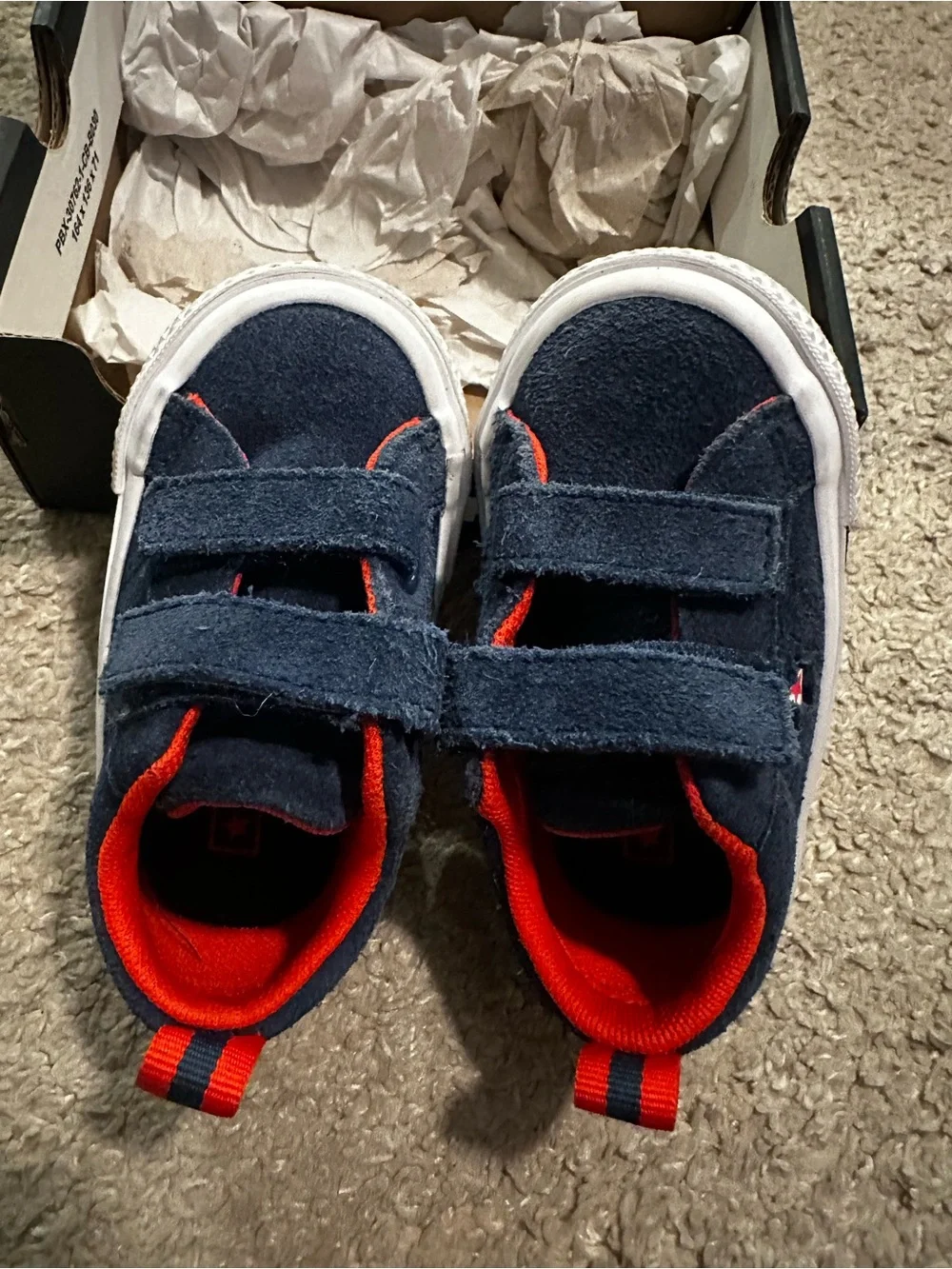 Converse infant size 4